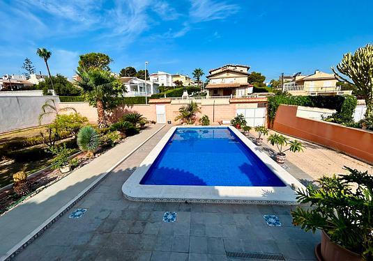 Villa in Orihuela