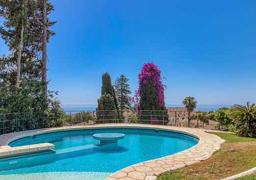 Villa in Benalmadena