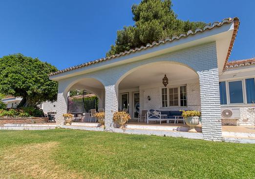 Villa in Benalmadena