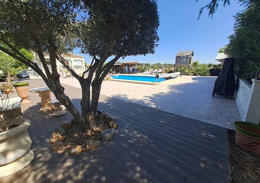 Villa in Dolores