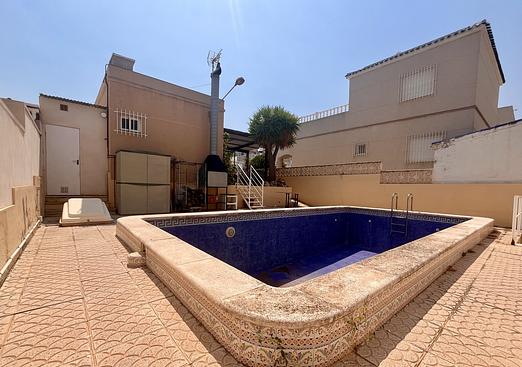 Land in San Miguel de Salinas