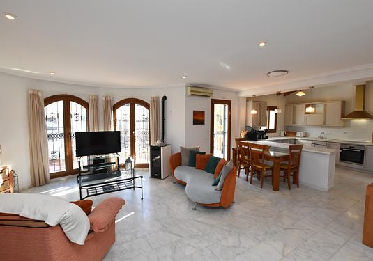 Villa in Algorfa