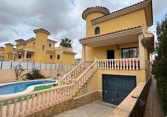 Villa in Villamartin