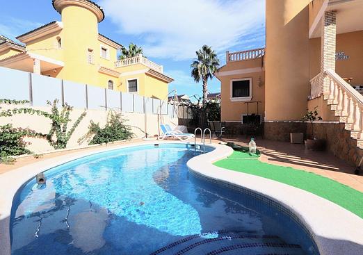 Villa in Villamartin