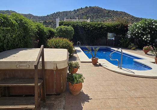Villa in Venta Baja