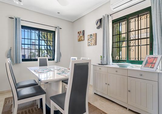 Villa in Orihuela Costa