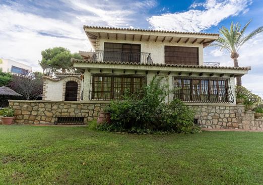 Villa in Alicante