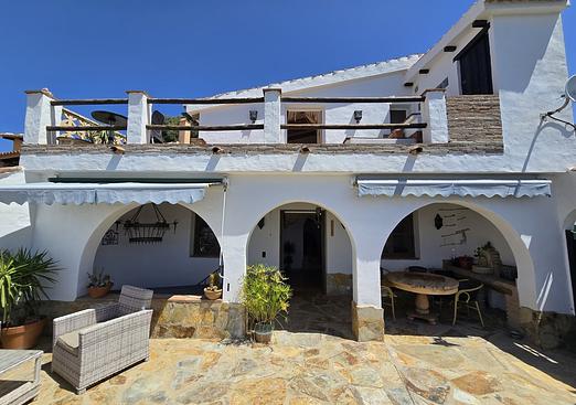 Villa in Periana