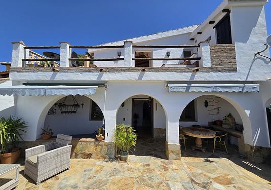 Villa in Periana