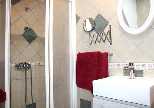 Country house in Salar