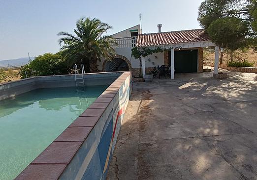 Country house in Yecla