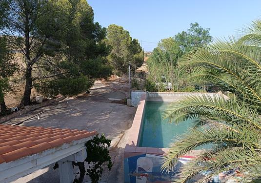 Country house in Yecla