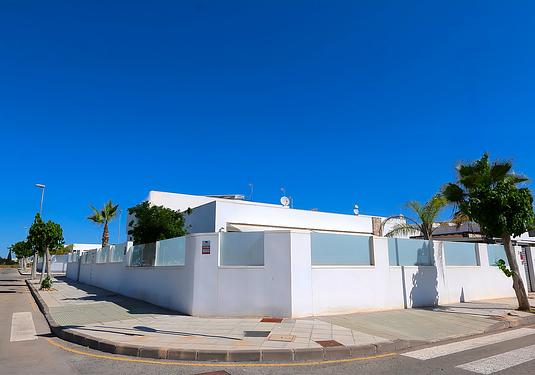 Villa in Pilar de La Horadada