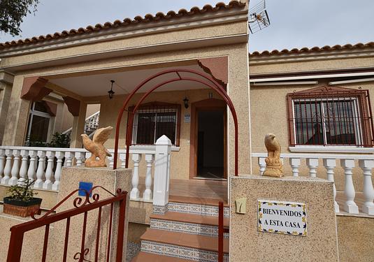 Villa in Algorfa