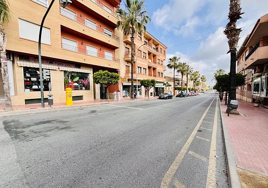 Commercial in San Miguel de Salinas