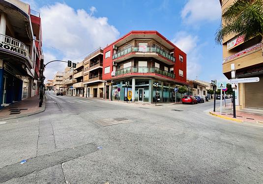 Commercial in San Miguel de Salinas