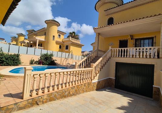 Villa in Orihuela