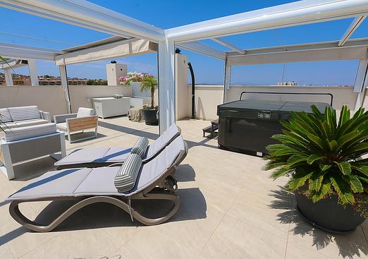 Penthouse penthouse in Orihuela Costa