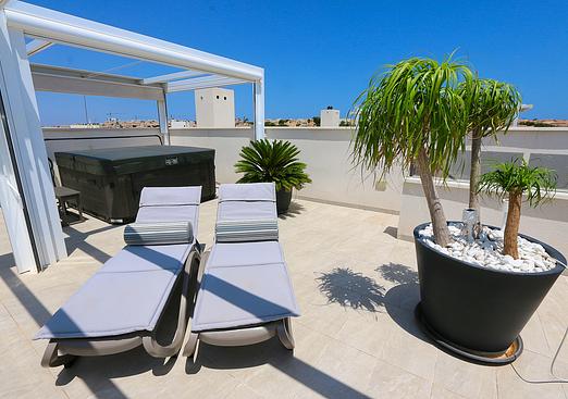 Penthouse penthouse in Orihuela Costa