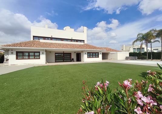 Villa in Peraleja Golf