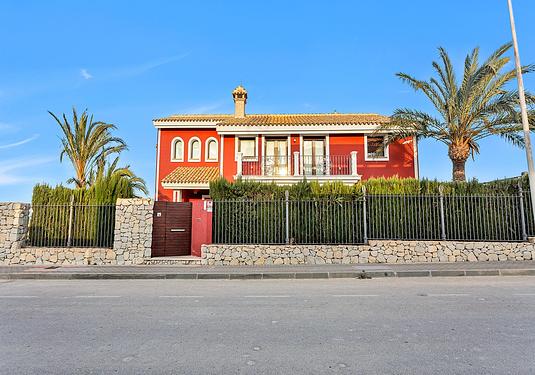 Villa in Algorfa