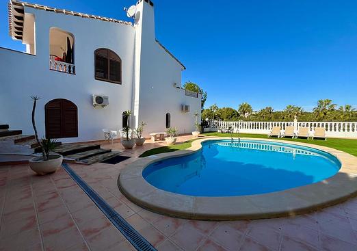 Villa in Villamartin