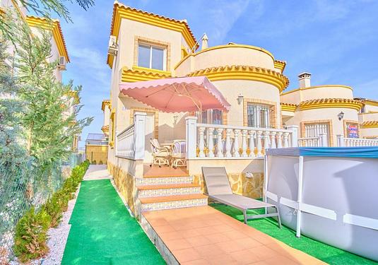 Villa in Los Montesinos