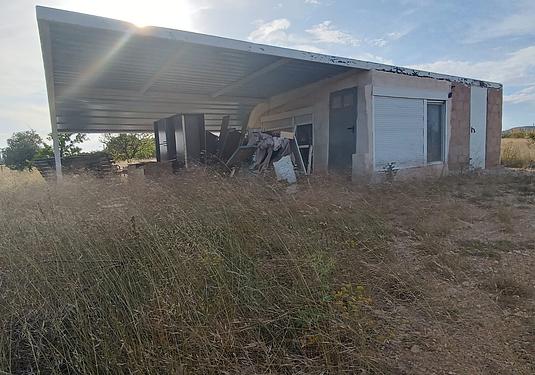 Country house in Yecla