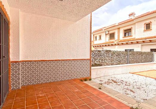 Town house in San Miguel de Salinas