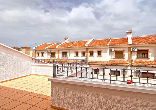 Town house in San Miguel de Salinas