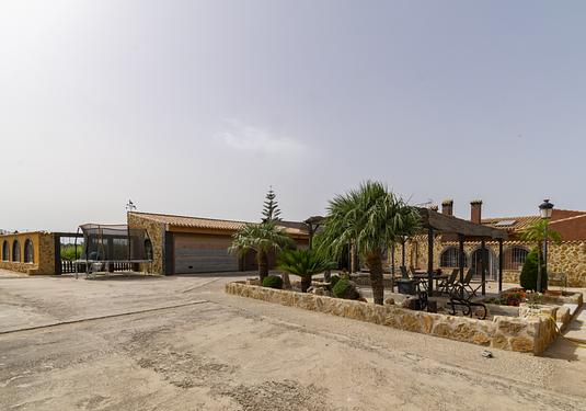 Villa in El Beal