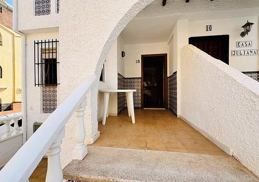 Town house in La Mata
