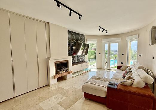 Villa in Orihuela Costa