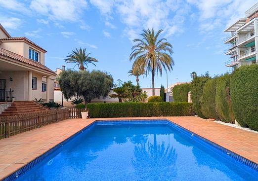 Villa in Mil Palmeras