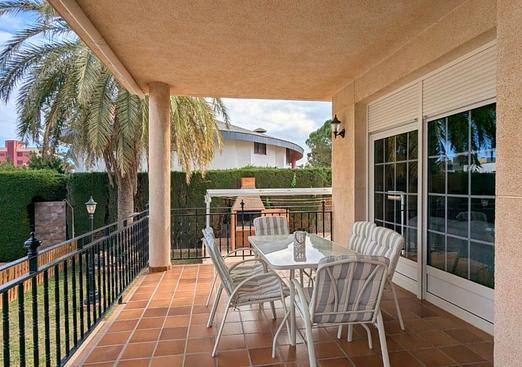 Villa in Mil Palmeras