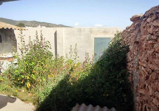 Town house in Raspay