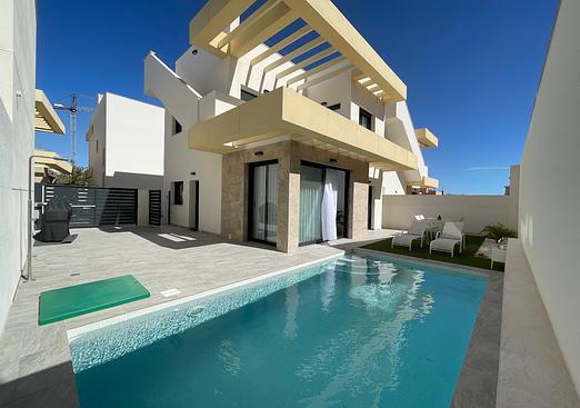 Villa in Los Montesinos