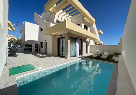 Villa in Los Montesinos