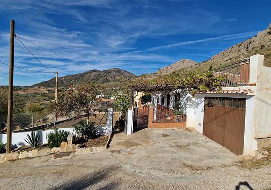 Villa in Periana