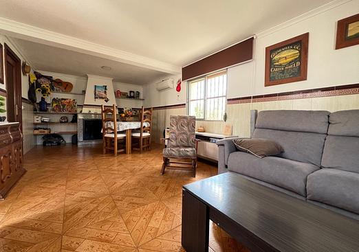 Country house in Algueña