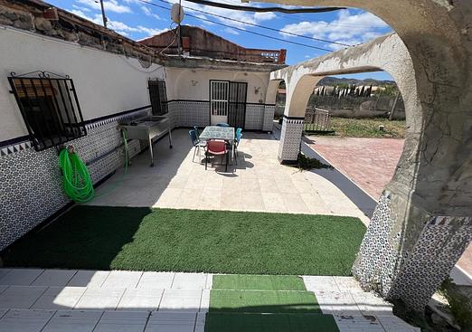 Country house in Algueña