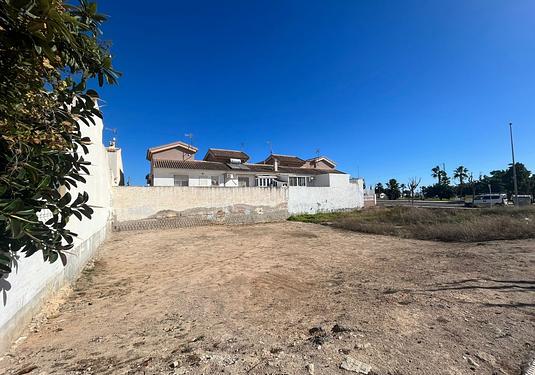 Land in Los Alcazares