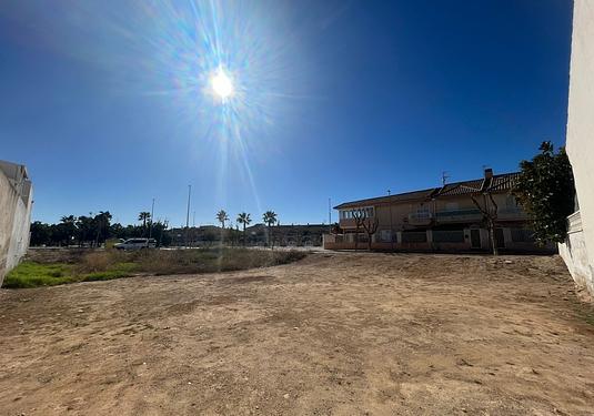 Land in Los Alcazares