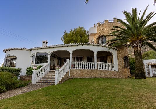 Villa in Denia