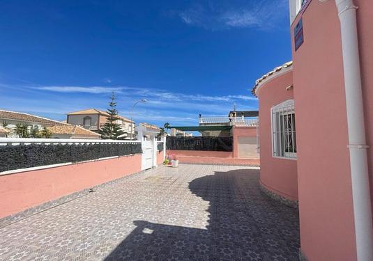Villa in Playa Flamenca