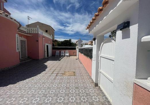 Villa in Playa Flamenca