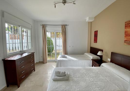 Town house in Lauro Golf