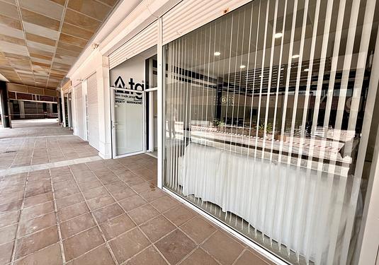 Commercial in Playa Flamenca