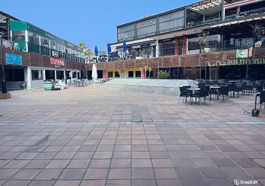 Commercial in Playa Flamenca