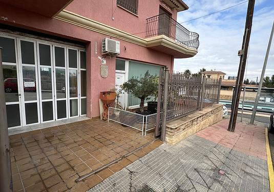 Commercial in San Miguel de Salinas